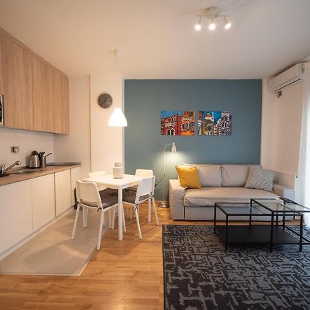Central House Apartment โนวีซาด ภายนอก รูปภาพ
